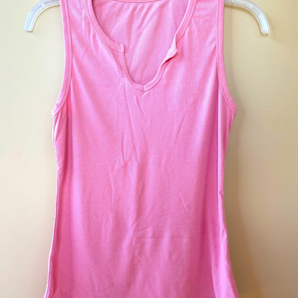 Ribbed pink tank